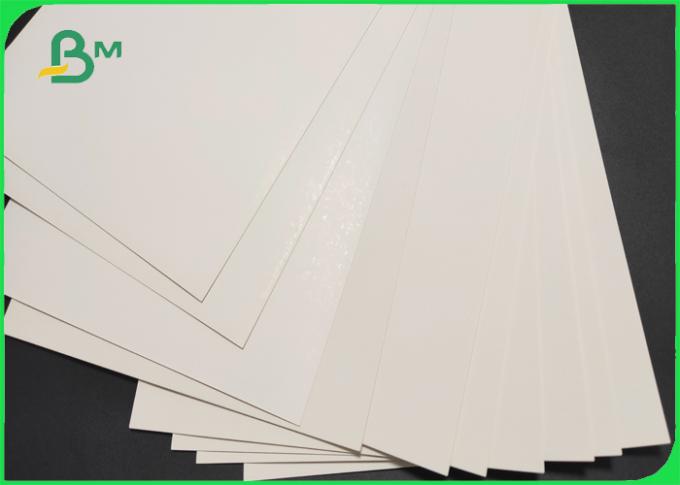 코팅된 접힌 종이 상자를 만드는 판지