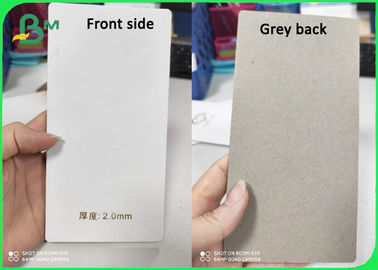 백색에 의하여 박판으로 만들어진 장은 포장 상자를 위한 회색 뒤 2.0mm를 난입합니다