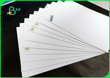 250gsm 300gsm는 좋은 펄프 이중 판지를 재생해 장에 있는 저항을 접히