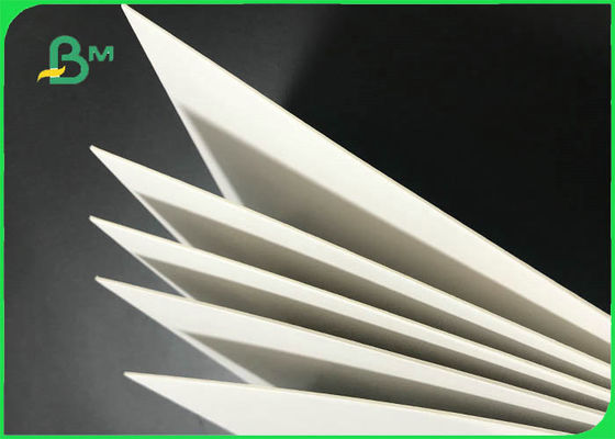 61 * 61cm 1.5mm 2.0mm FSC & 화장용 상자를 위한 SGS 쌍신회로 널 백색 뒤